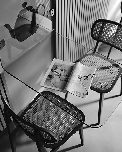 'Memento Café' furniture details