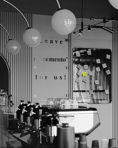 'Memento Café' notice board